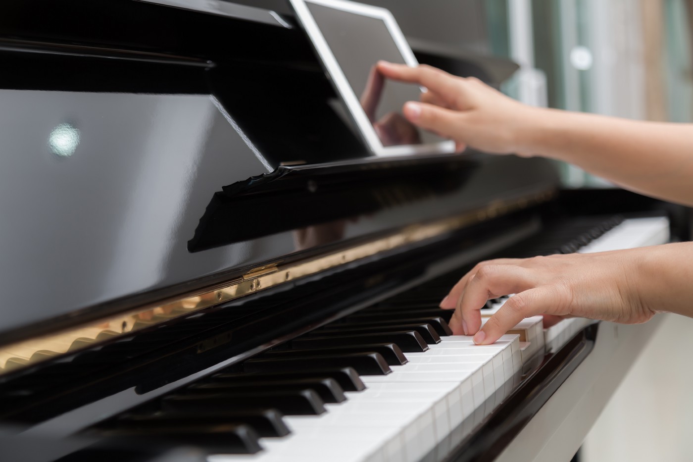 How To Play Piano For Beginners